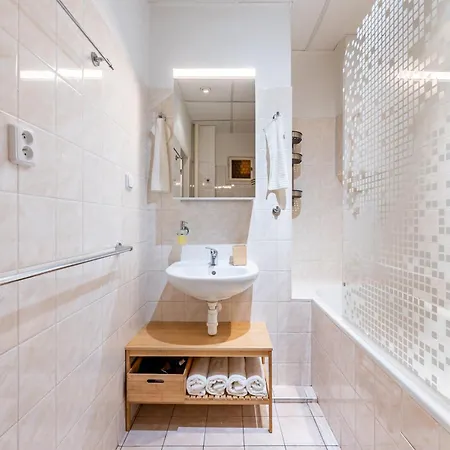 شقة Cozy Modern Riverside - Center - 69m2 *